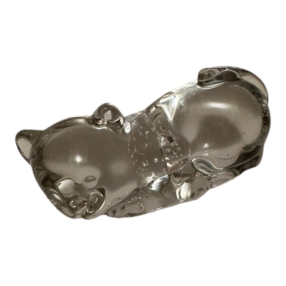 Clear glass cat with controlled bubbles and polished bottom - Picture 2 of 6